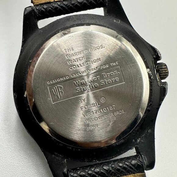 Wile E. Coyote Fossil Watch Men Black Round Dial 29MM Leather Band New Battery - Picture 3 of 15